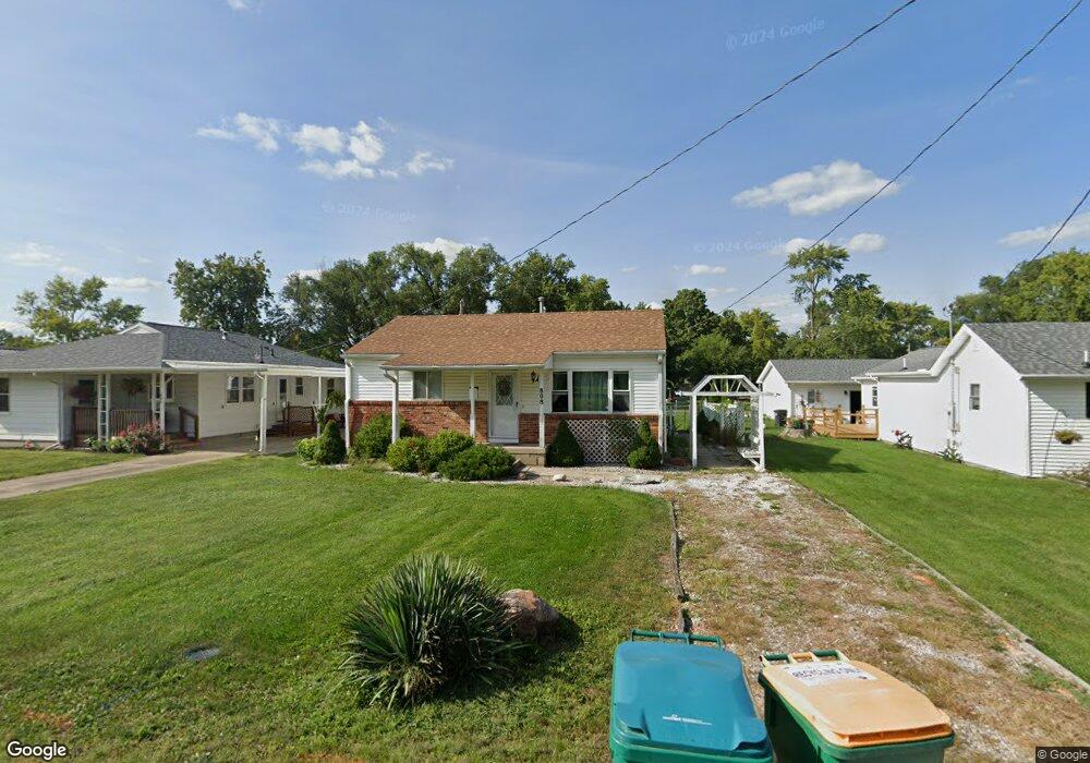 808 E Short St, Tuscola, IL 61953 - photo 1