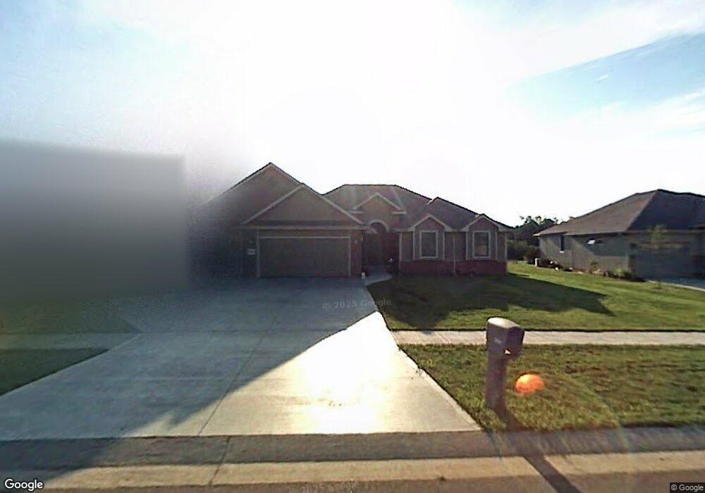 2604 SW Windermere Ct, Topeka, KS 66614 - photo 1