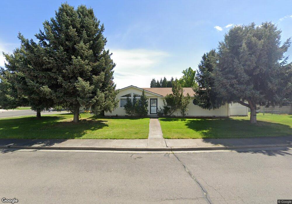 519 Daniel St, Central Point, OR 97502 - photo 1