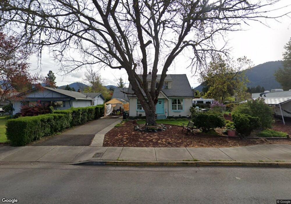 1101 SE Rogue Dr, Grants Pass, OR 97526 - photo 1