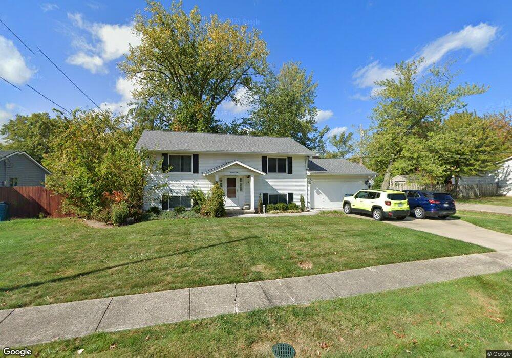 702 Oakwood Ave, Sheffield Lake, OH 44054 - photo 1