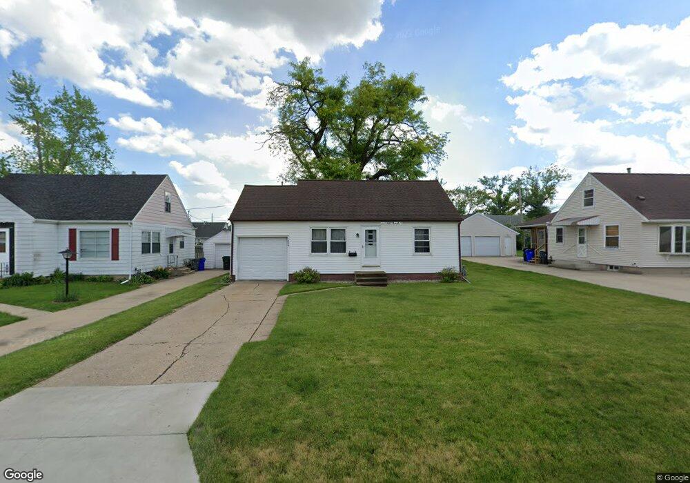 1829 8th Ave SW, Cedar Rapids, IA 52404 - photo 1