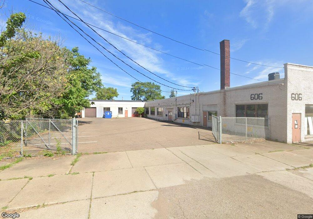 606 Walnut Ave NE, Canton, OH 44702 - photo 1