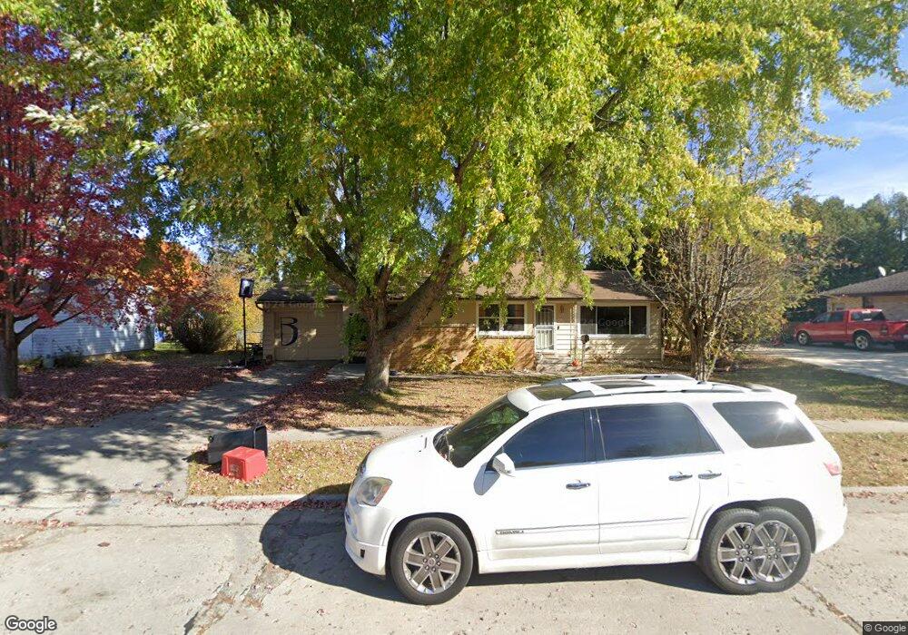 1406 Reed Ave, Manitowoc, WI 54220 - photo 1