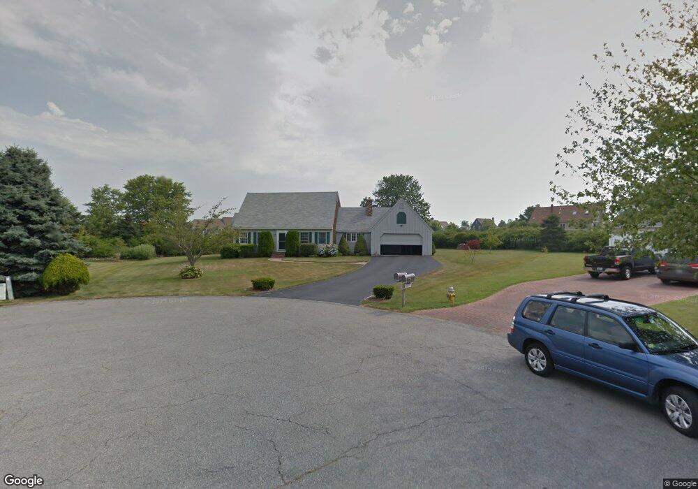 72 Beagle Dr, Middletown, RI 02842 - photo 1