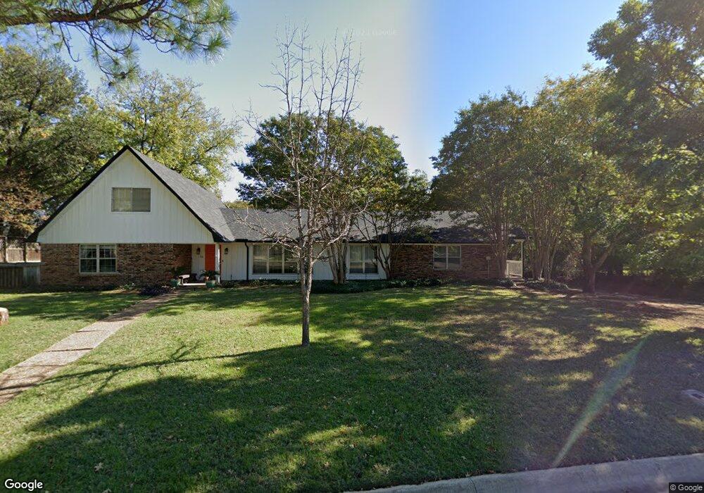 719 Ridgecrest Cir, Denton, TX 76205 - photo 1