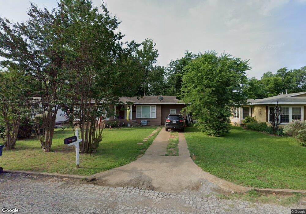 1708 W Elm St, Denison, TX 75020 - photo 1