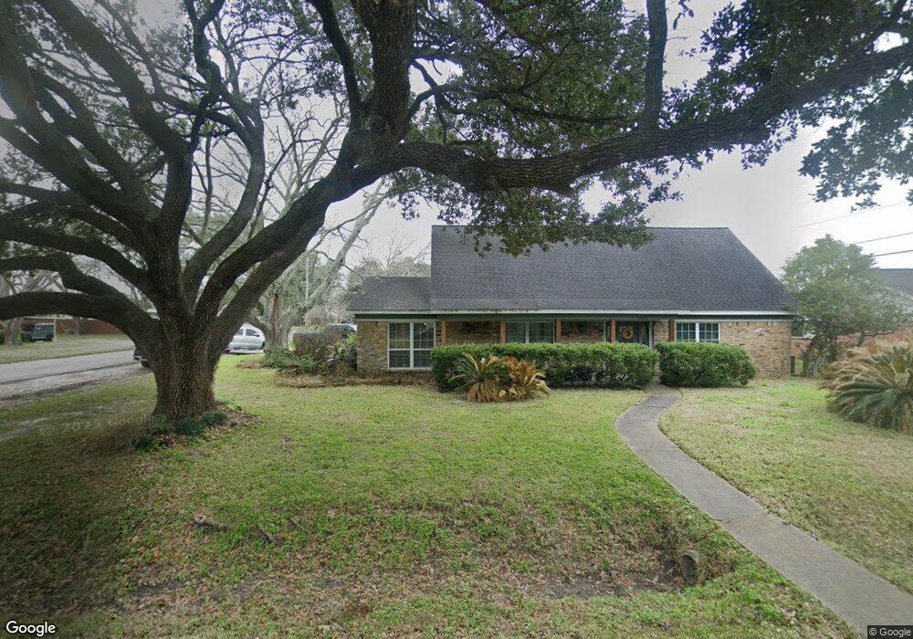 1522 Highland Dr, Alvin, TX 77511 - photo 1