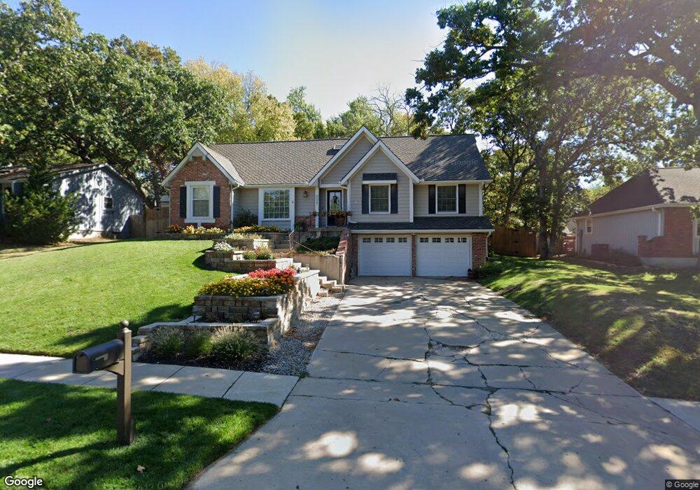 6927 Albervan St, Shawnee, KS 66216 - photo 1