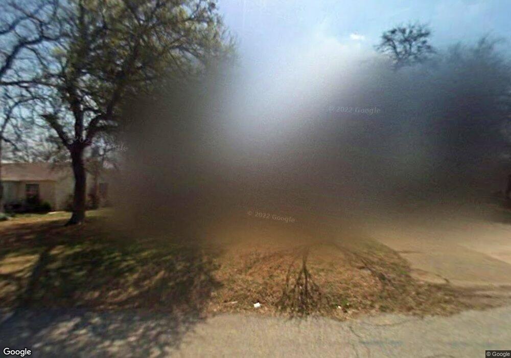 1622 W Elm St, Denison, TX 75020 - photo 1