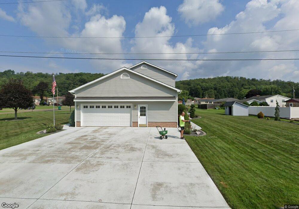 1821 Franklin Dr, Wellsville, OH 43968 - photo 1