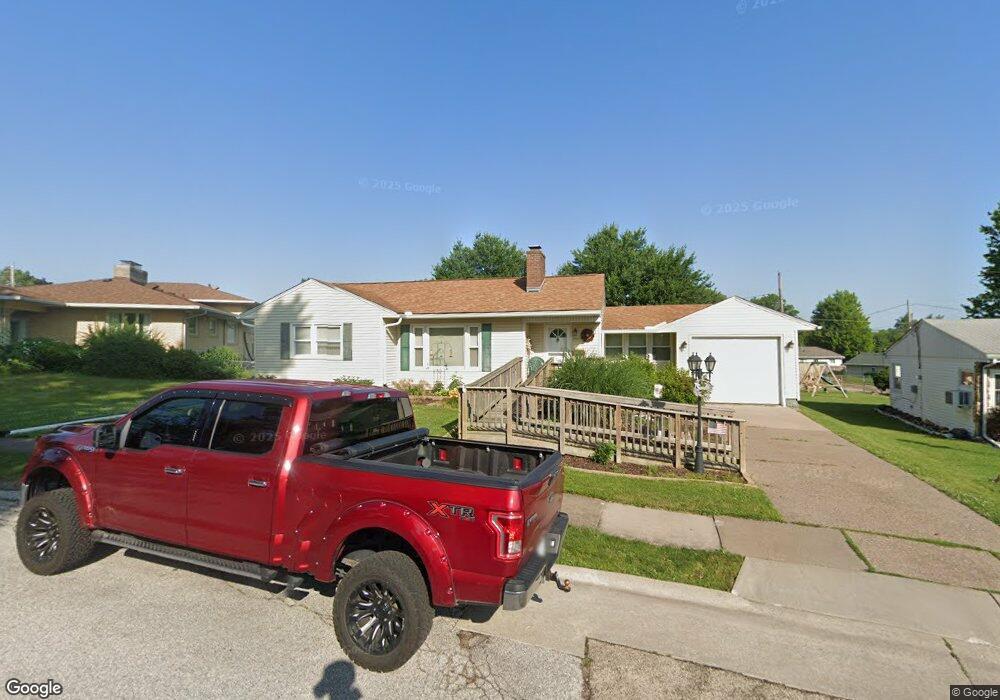 2812 Fillmore Ln, Davenport, IA 52804 - photo 1