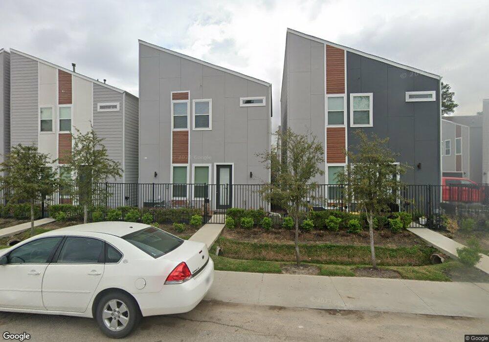 572 Janisch Rd, Houston, TX 77018 - photo 1