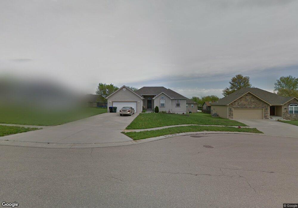 906 SE 44th St, Topeka, KS 66609 - photo 1