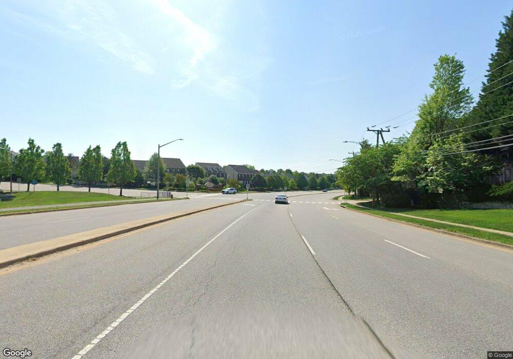 8261 Silverbrook Rd, Lorton, VA 22079 - photo 1