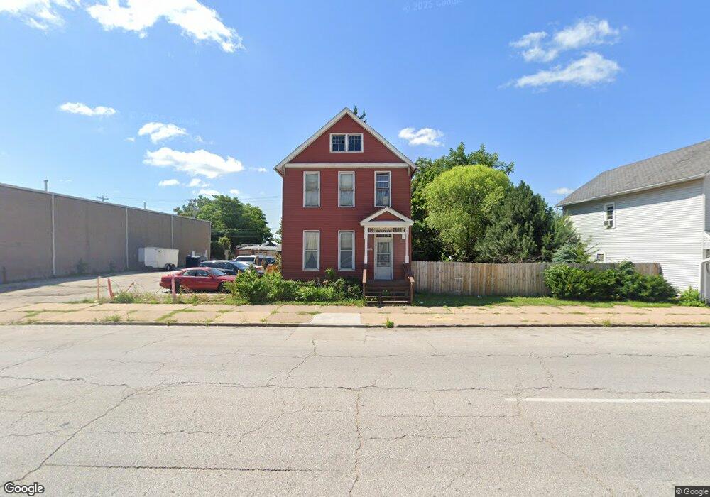 1027 W 3rd St, Davenport, IA 52802 - photo 1