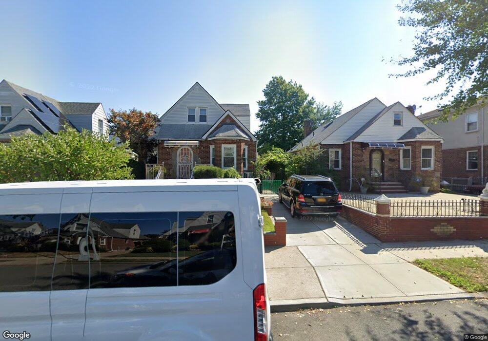 5833 190th St, Fresh Meadows, NY 11365 - photo 1