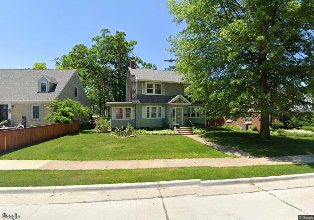 2397 Blake Blvd SE, Cedar Rapids, IA 52403 - photo 1