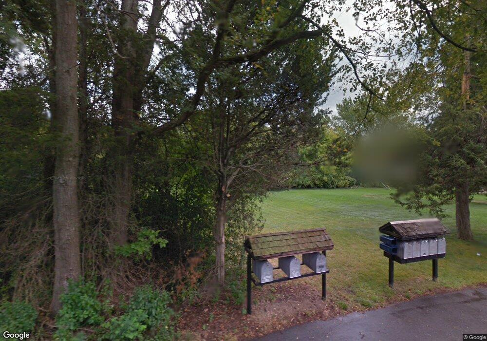 7620 Honeysuckle Rd, West Bloomfield, MI 48324 - photo 1