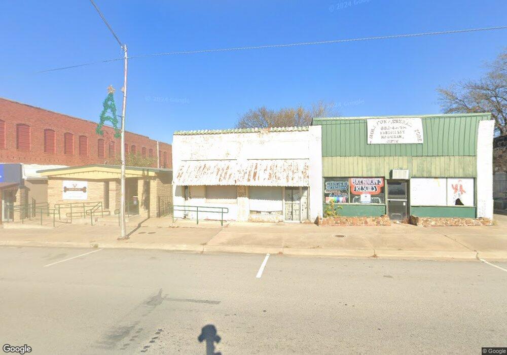 614 W Main St, Henryetta, OK 74437 - photo 1