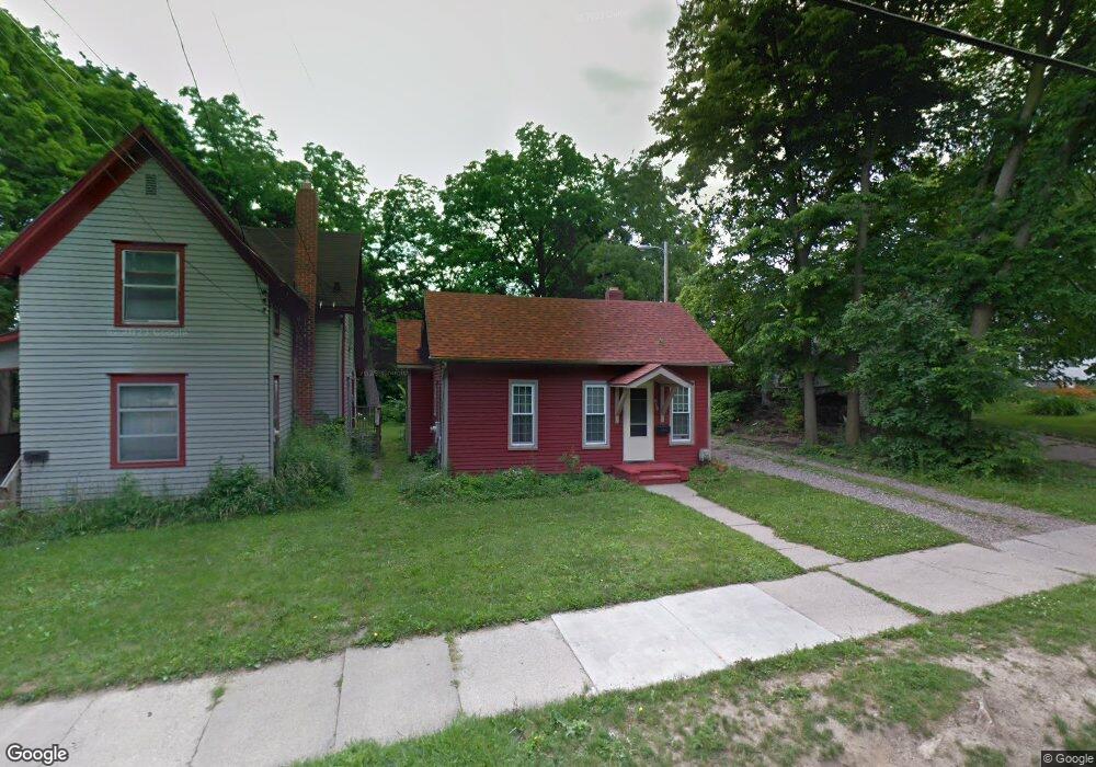 214 Lahoma St, Lansing, MI 48915 - photo 1