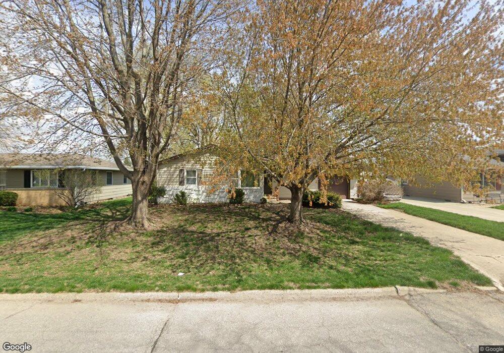 1206 E 14th St S, Newton, IA 50208 - photo 1