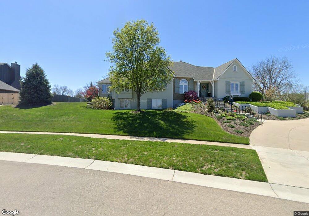 5821 SW 38th St, Topeka, KS 66610 - photo 1