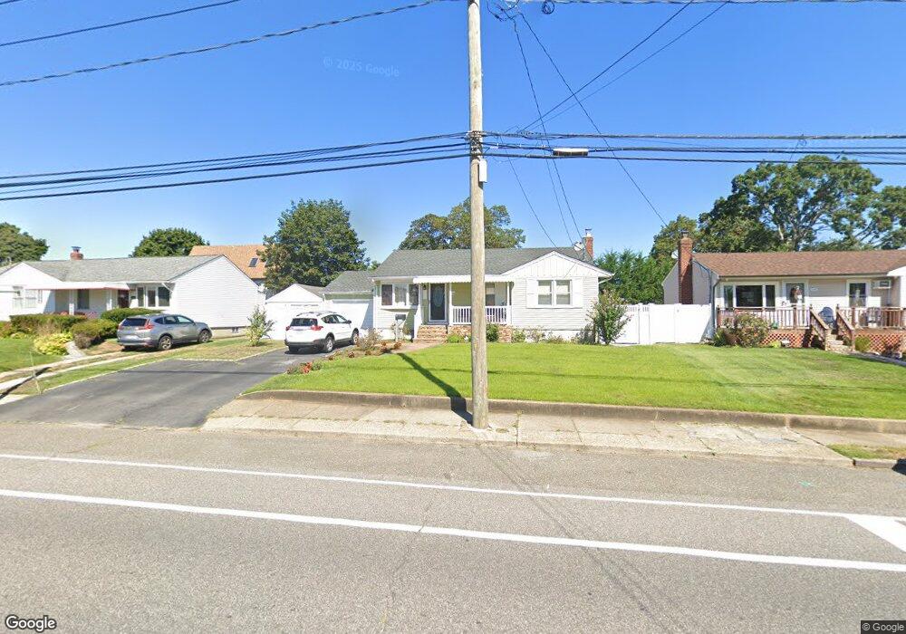 1036 Herzel Blvd, West Babylon, NY 11704 - photo 1