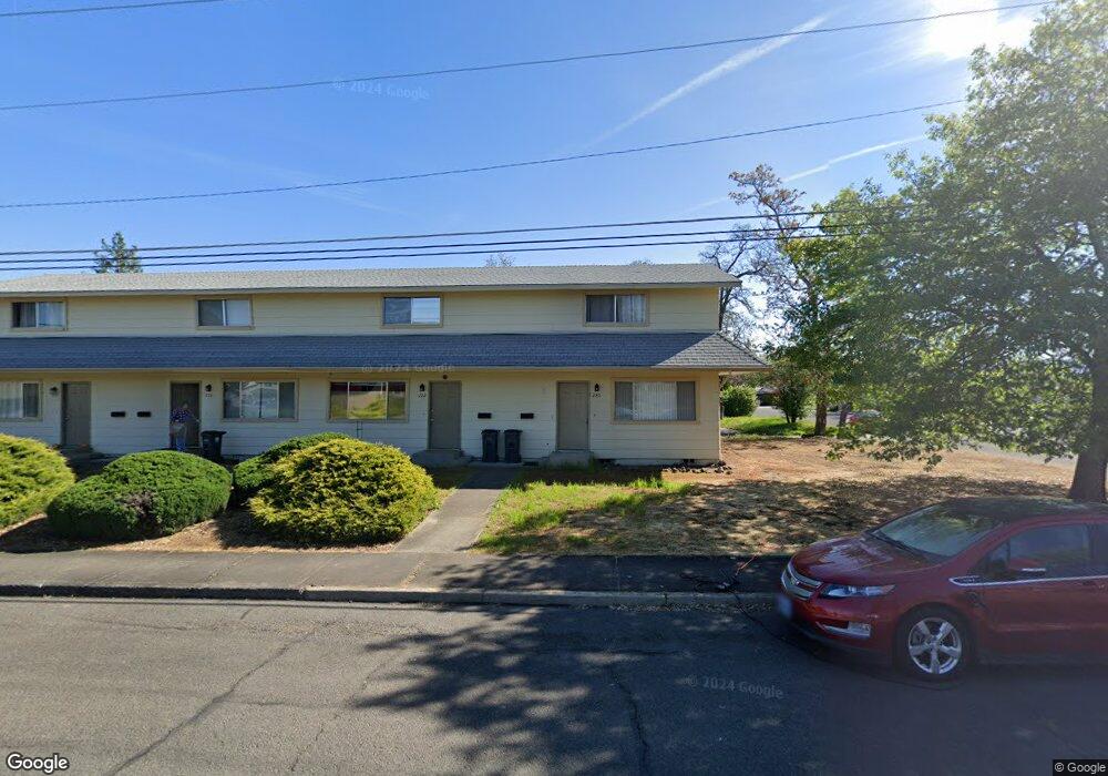 220 N 8th St, Central Point, OR 97502 - photo 1