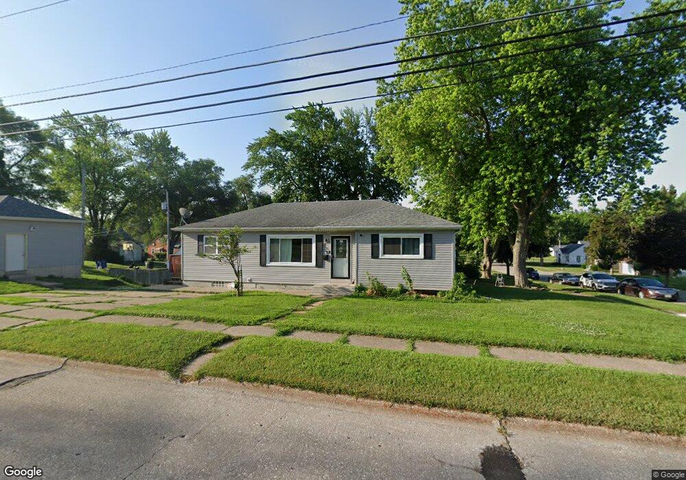 1511 W 35th St, Davenport, IA 52806 - photo 1
