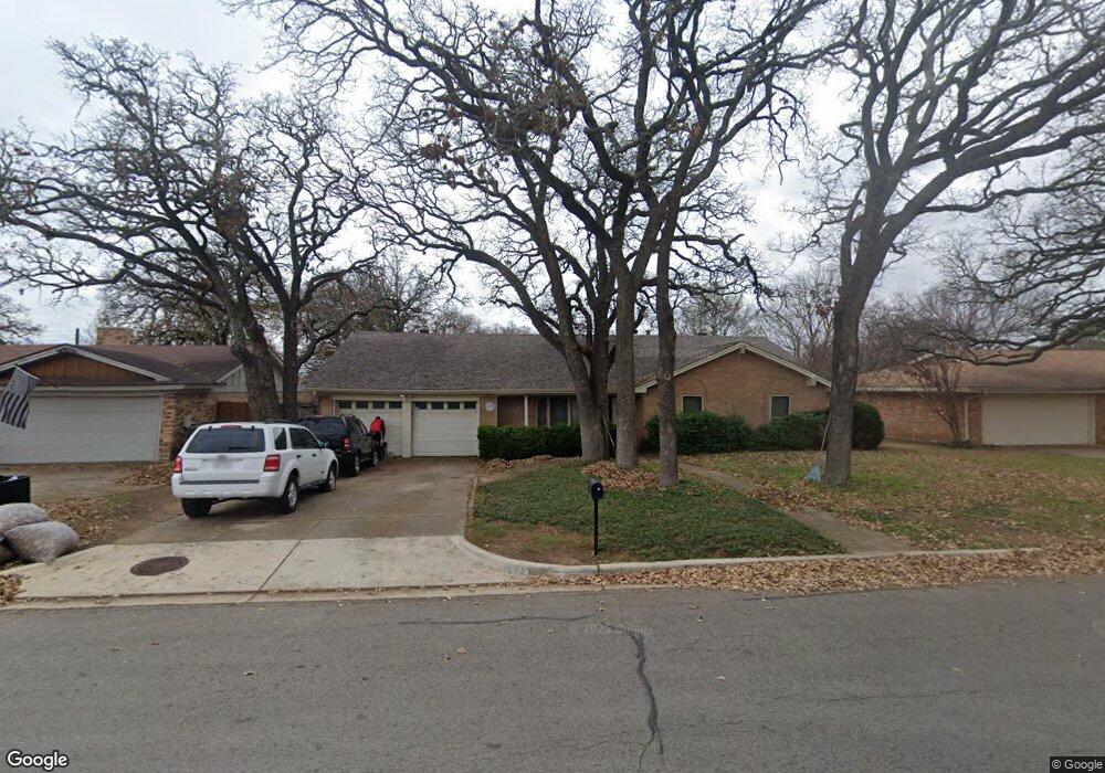 833 Oakwood Ave, Hurst, TX 76053 - photo 1