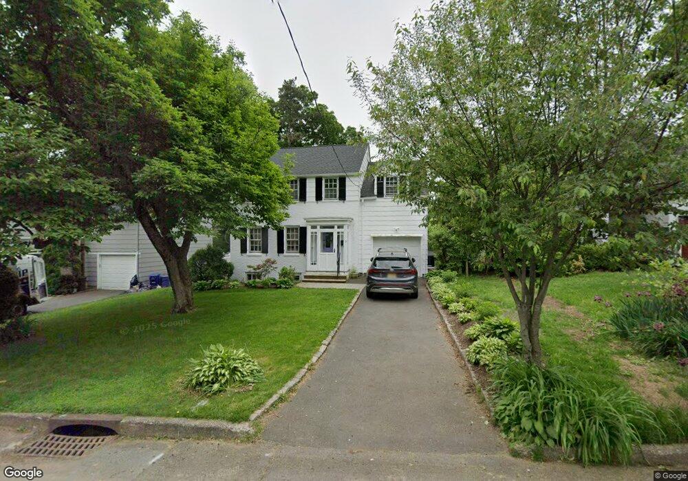 5 Carlton Ct, Maplewood, NJ 07040 - photo 1