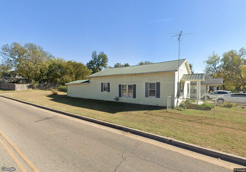 713 N Oklahoma Ave, Shawnee, OK 74801 - photo 1