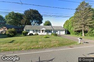 7 Maple St, Hatfield, MA 01038