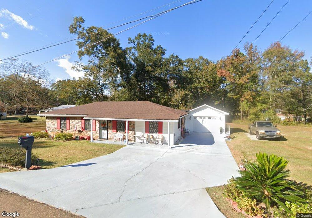 1020 Nelson Ave, McComb, MS 39648 - photo 1