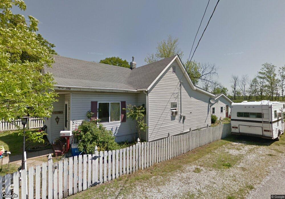 256 S Mcilroy Ave, West Terre Haute, IN 47885 - photo 1