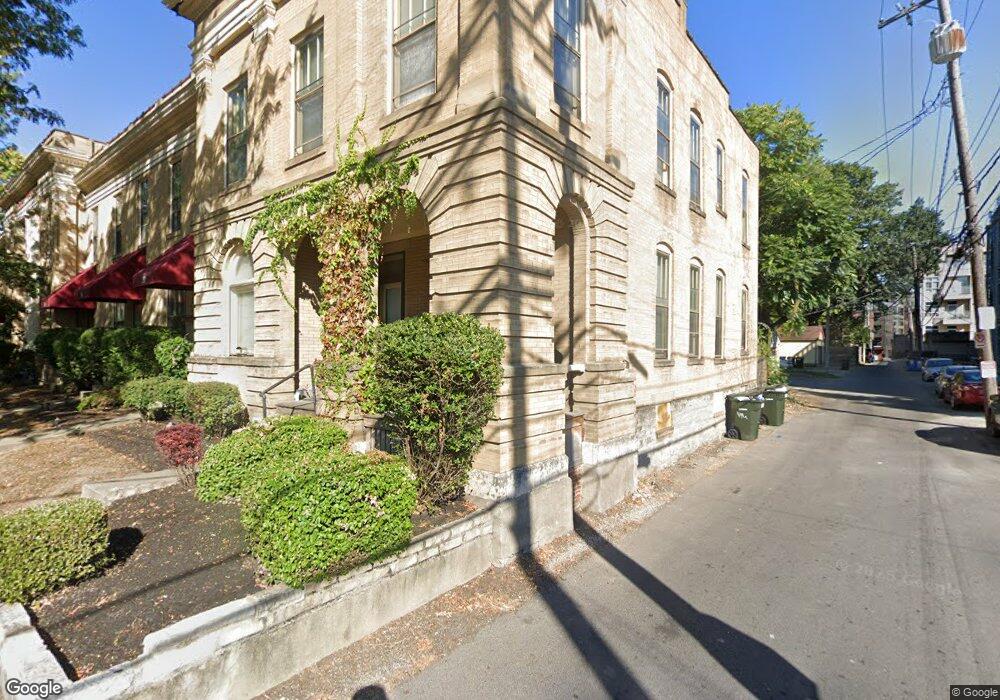 28 W Hubbard Ave, Columbus, OH 43215 - photo 1