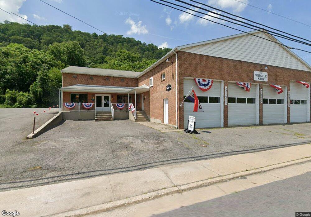 381 N Washington St, Berkeley Springs, WV 25411 - photo 1