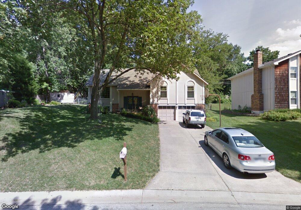 7907 Bradshaw St, Lenexa, KS 66215 - photo 1