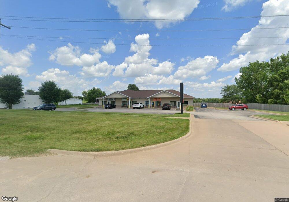 3451 N Fairmount St unit D, Davenport, IA 52806 - photo 1