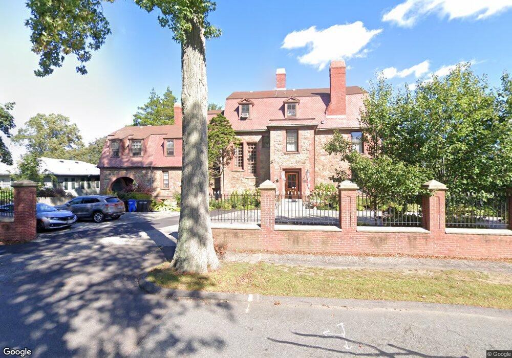 396 Gibbs Ave unit C 3rd, Newport, RI 02840 - photo 1