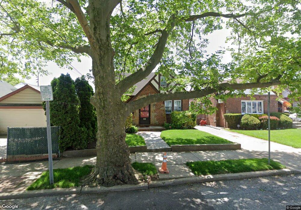 957 Gabriel Ave, Franklin Square, NY 11010 - photo 1