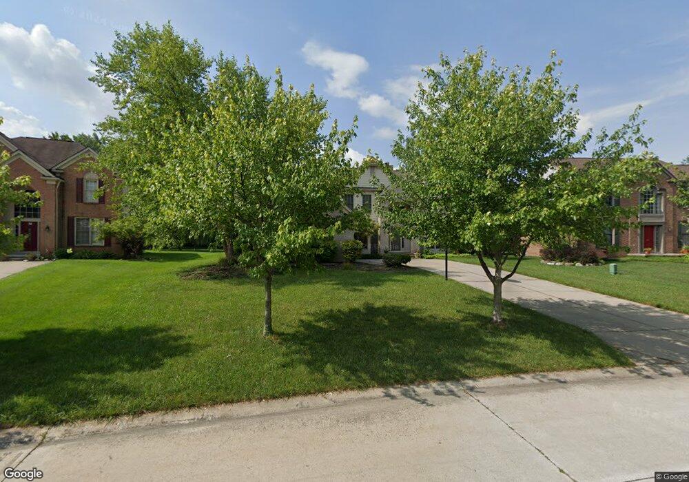 4977 Crabapple Ct, West Bloomfield, MI 48324 - photo 1
