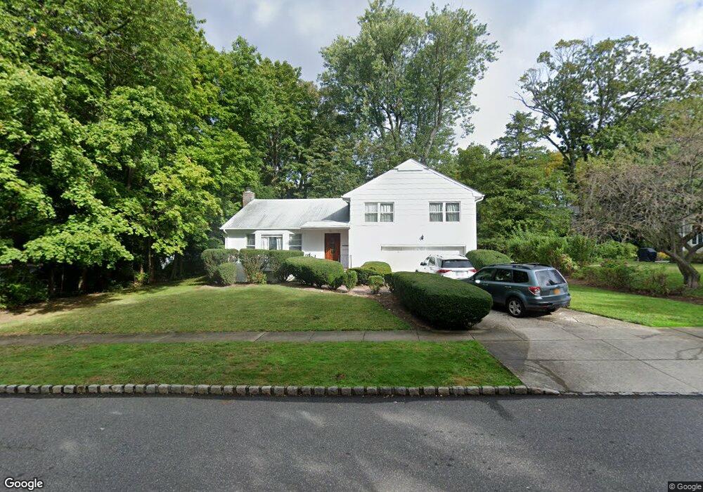 155 Overlook Ave, Great Neck, NY 11021 - photo 1