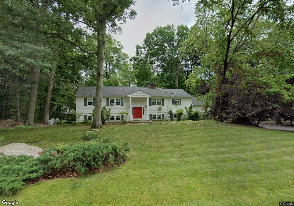 174 Shelter Rock Rd, Stamford, CT 06903 - photo 1