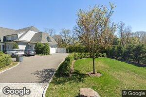 21 Sycamore Dr, Port Washington, NY 11050
