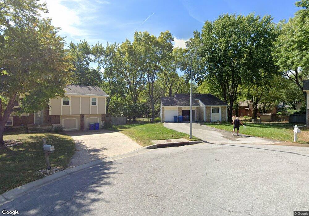 6220 Albervan St, Shawnee, KS 66216 - photo 1