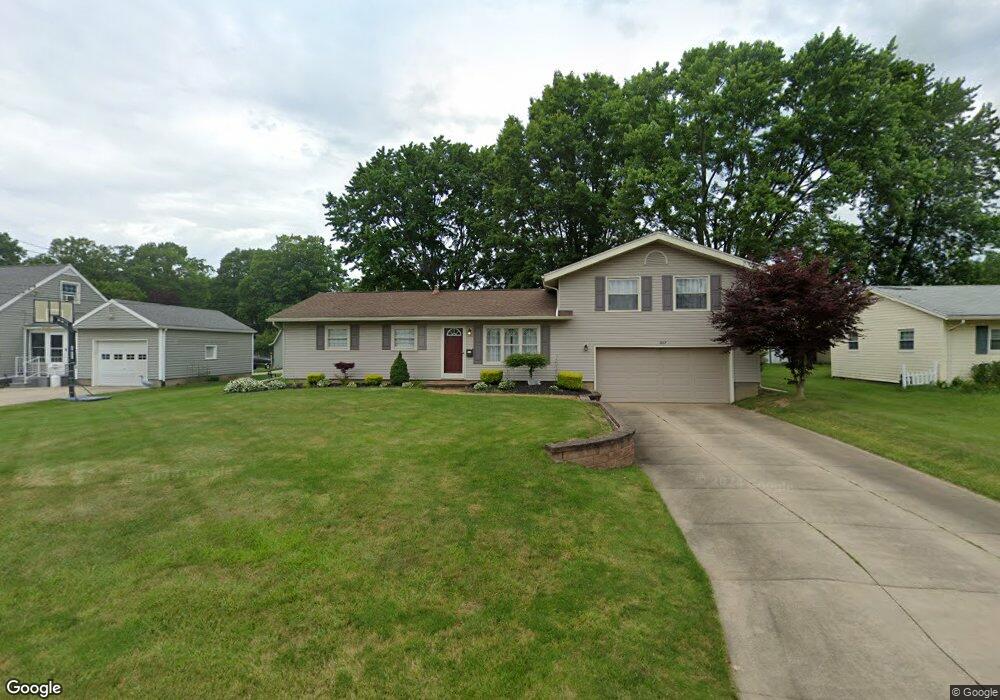 1647 Harden Dr, Barberton, OH 44203 - photo 1