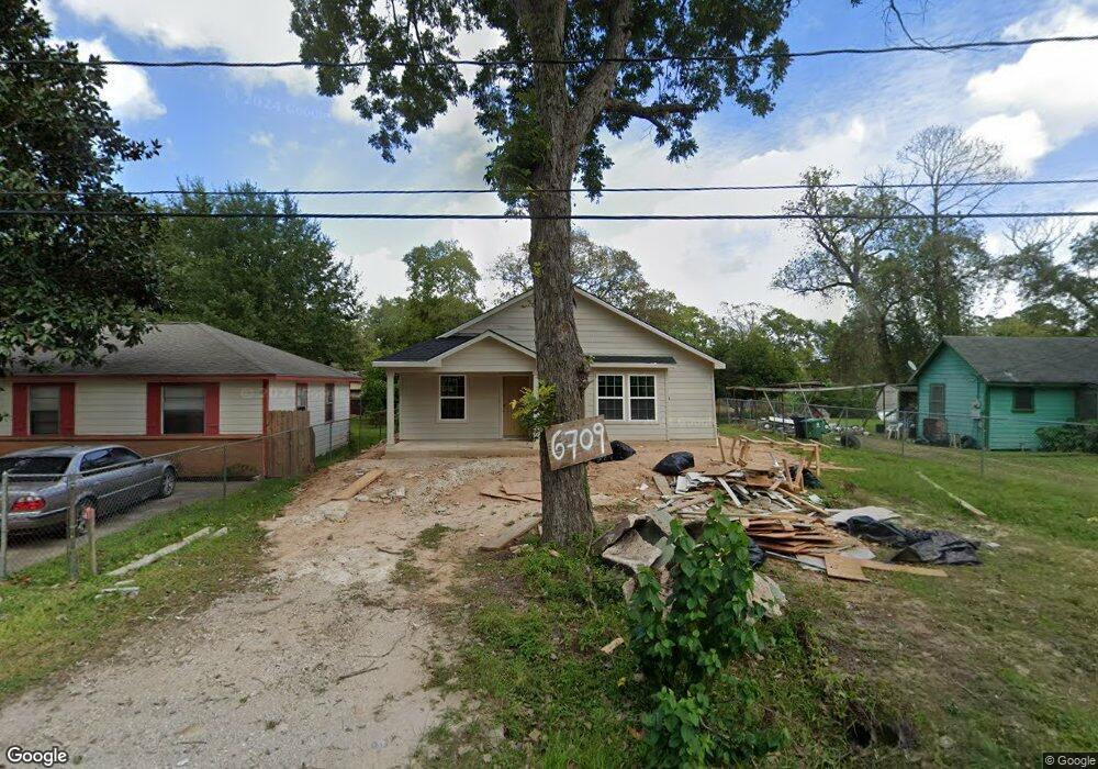 6709 Roanoke St, Houston, TX 77028 - photo 1