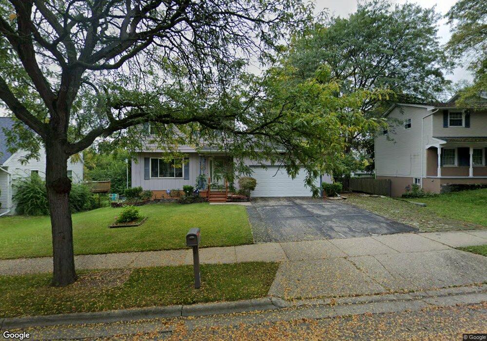 4113 Walton Dr, Lansing, MI 48910 - photo 1